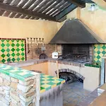 Hébergement de vacances Au Château Maravenne *