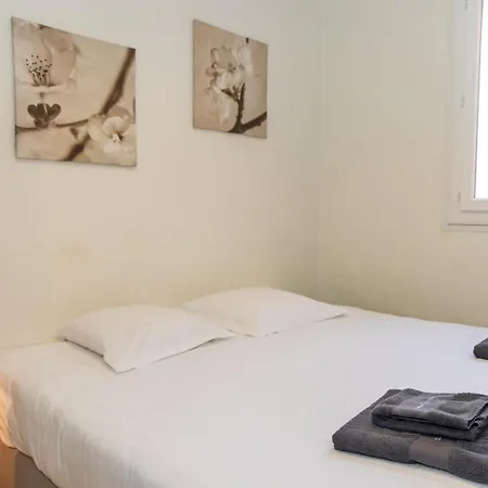 Hébergement de vacances Au Château Maravenne